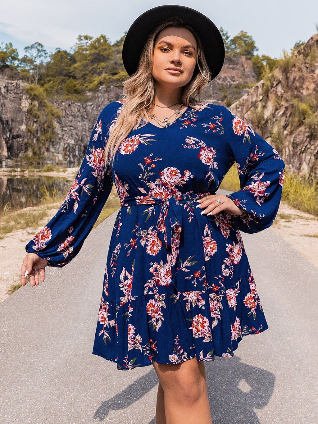 Womens Plus Size V-Neck Long Sleeve Dress (0XL-4XL)