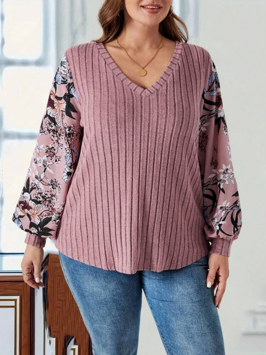 Womens Plus Size Printed V-Neck Long Sleeve Top (XL-5XL)